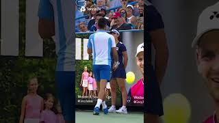 Djokovic Blows Kiss To A Fan 😘