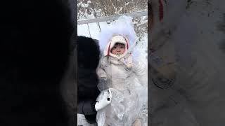 超给力的宝宝人类幼崽 我的女孩👧 宝宝玩雪