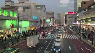 車の流れと人々横断歩道渡る新宿駅南口（2022年11月25日金曜日）#Shorts