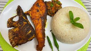 Delicious fried hilsha and mirka mas with sticky rice #Delicious #friedfish