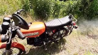 Simson s51 von 1987; erster Start seit 1999 (es qualmt)