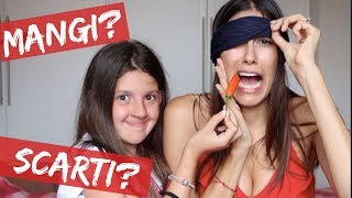 LO MANGI O LO SCARTI?! | EAT IT BLINDFOLD CHALLENGE! (eng sub)