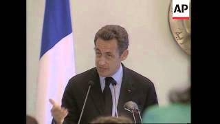 WRAP  Sarkozy meets Mubarak, presser, Pyramids visit