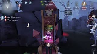 S Magician gold costume and S accessories | IDENTITY V