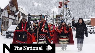 Wet’suwet’en supporters and RCMP standoff over pipeline