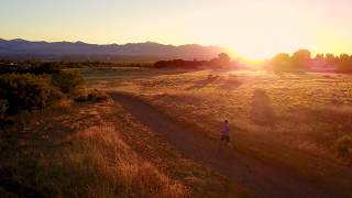 HighFlyingRunner: Turning toward sunset (DJI Mavic Pro drone, ActiveTrack, 4K)