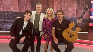 Aussie rock legend Ian Moss performs with his son Julian for the first time on TV