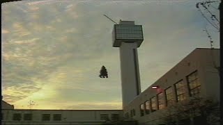 WQAD Throwback: KONE Christmas tree pulled up onto 18-story-high tower in 1995