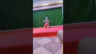 ଦିବ୍ୟାଙ୍ଗ ଝିଅ ର Dance