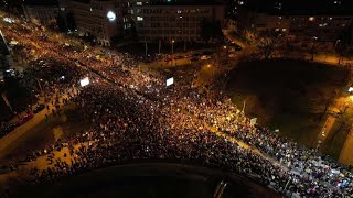 Novosađani su došli na Varadinski most da dočekaju studente.