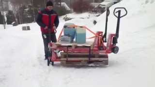 The Panther Silent pallet truck performs in snowy areas