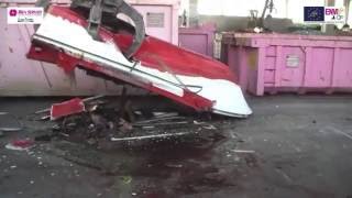 Dismantling and partial grinding of a fibreglass boat