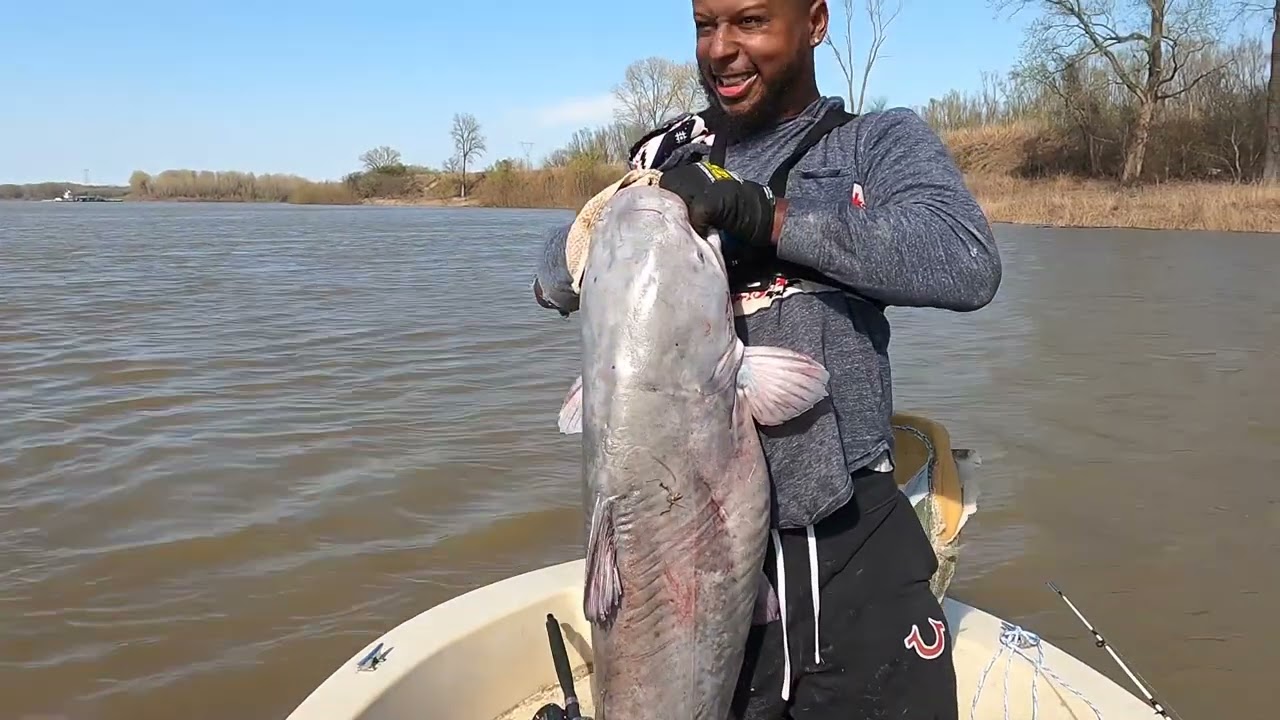 Fishing @ McKellar Lake| Memphis TN Me And @maconsub Hooked 2 Big Ones ...