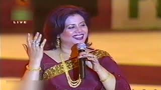 Runa Laila Live In Pakistan | Dinwa Dinwa Main Ginoun Kab Aayenge |