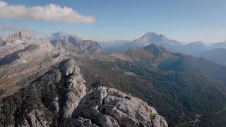 Auf dem Gipfel des Sass de Stria (Hexenstein)