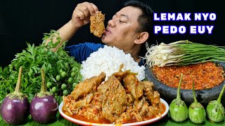 LEMAKNYA NAGIH⁉️ MAKAN OSENG TETELAN LEMAK PEDAS LALAPAN KUCAI MENTAH TERONG UNGU CEPOKAK  SAMBEL