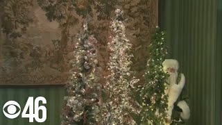 Georgians keep Christmas decorations up 3 weeks after holiday, survey says