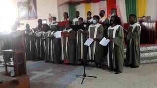 Tusanyuke omulokozi azze by Devine Mercy choir Kireka