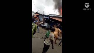 C’est très grave🔴 Au Cameroun un élève ayant échoué le probatoire tech mets tout un marché à feu 🔥 😳