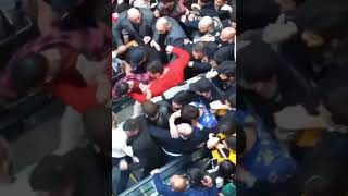 Bloqer Hüseynlə fanatları görüşdə Bakıda izdiham