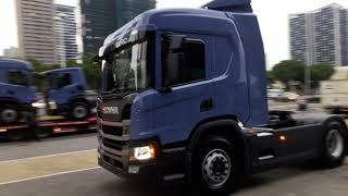 SCANIA P450 4x2 moving