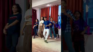 Tujhe Chand Ke Bhane Dekhu | Group Dance | Wait For End | #shorts #ytshorts