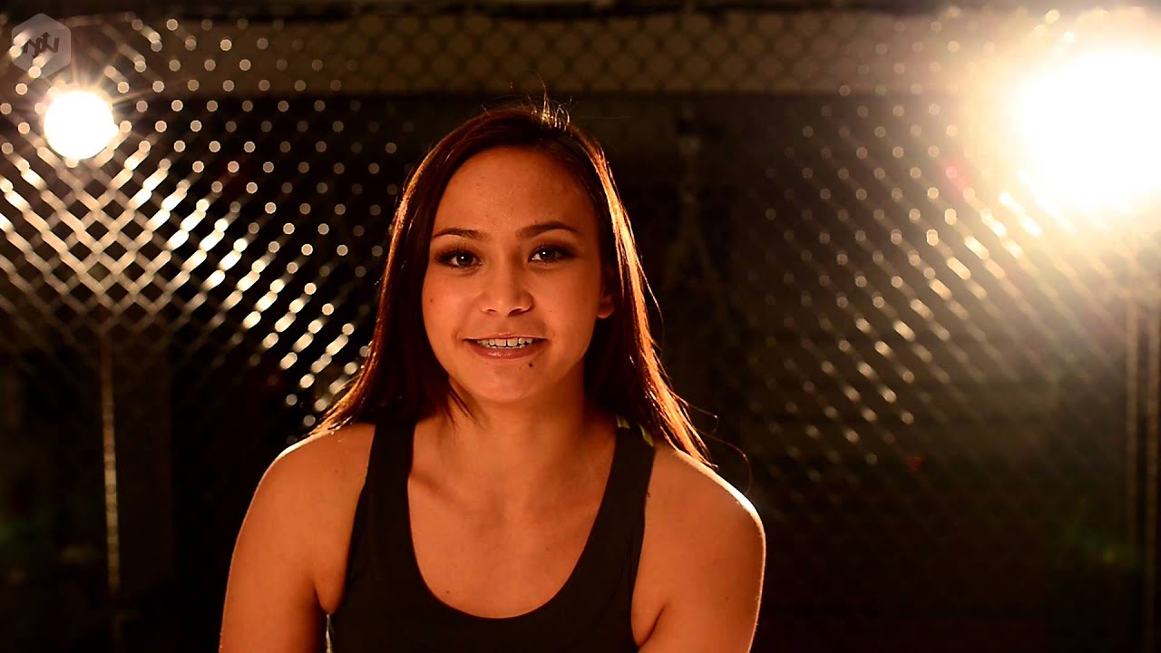 Michelle "Karate Hottie" Waterson Is Onnit - YouTube