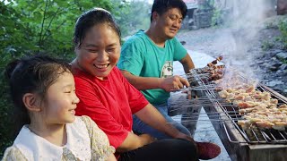 having a barbecue at home today . getting lamb skewers and vegetables . so delicious