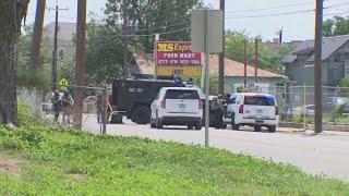 Bexar County deputies arrest man wanted on two felony warrants, SWAT assisted with the situation