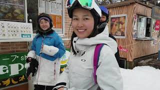 #日本滑雪 #滑雪教練 #單板 [Beginner Snowboard Lesson in Naeba] 日本苗場滑雪--初學者 第二天學習C-Turn  ft.小武教練  DAY2