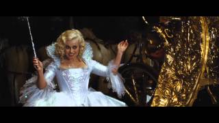 Cenerentola -- Me la cavo bene con le scarpe - Clip dal film | HD