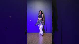 Shutup and Bounce Baby❤️‍🔥 #dance #trending #bollywoodsongs #bollywood #viral