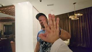 Denis Cyplenkov hand size