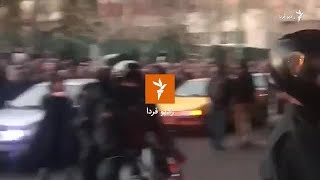 تهران؛ تجمع اعتراضی گروهی از مردم و دانشجویان، حوالی دانشگاه امیرکبیر