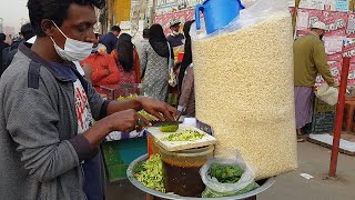 Hardworking Young Man Making Jhal Muri | Roadside Jhalmuri Masala | Bangladeshi Street Food