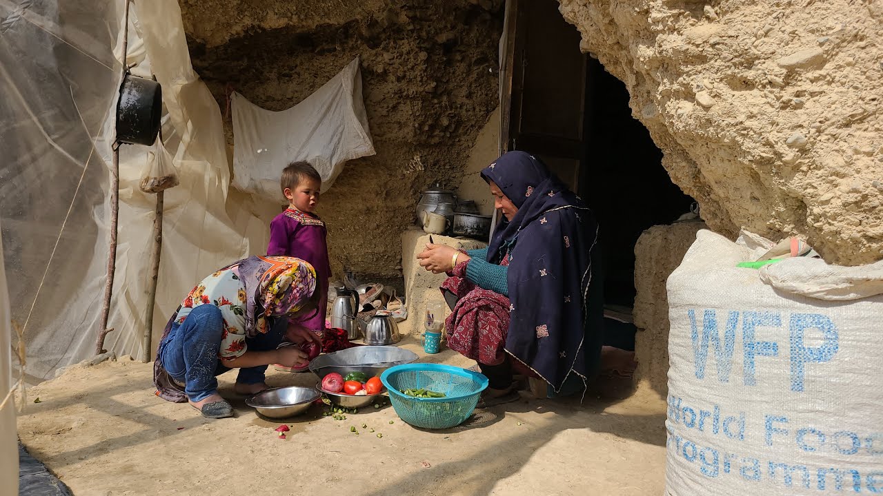 Afghan Nomads Life In 2000 Years Old Cave Youtube