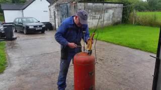 How To Build A Big Gas Bottle Pot Belly Stove Barbecue At Home, Its A Multi Purpose Wood Burner