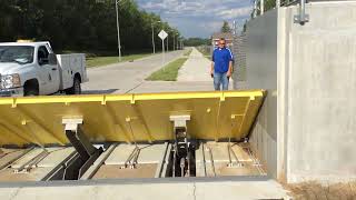 Horizontal Automatic Lifting Flood Barrier: Hydraulic Lift Option