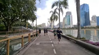 Bangkok Benjakitti Park Walk in the evening around the Lake at Sunset 🇹🇭 Thailand