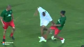 Ronaldinho pulled off a no look assist at Mustapha Hadji’s testimonial 2015