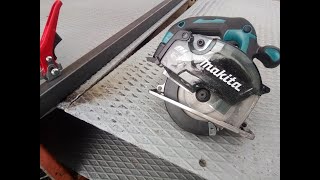 Makita DCS553Z funguje - přeříznutí U 160 za 55 sekund.