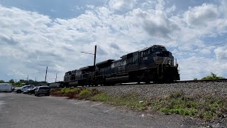 NS 1180 leads 24Z through West Langhorne with a nice K5LLA horn!