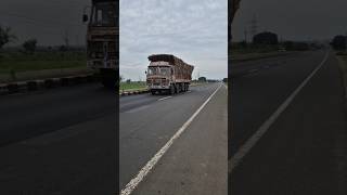 Indian highway 2 #india #highway #highways  #indiantraffic #lorry #scenic #scenicviews #road #roads