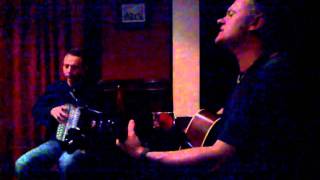 Musical Pub Crawl Dublin with Mark Wale singing "Courtin in the kitchen"