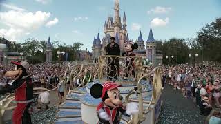 Jalen Hurts CELEBRATES Super Bowl LIX win at Disney World 🎢