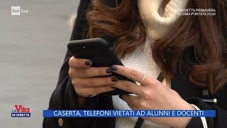 Caserta, telefoni vietati ad alunni e docenti - La Vita in diretta - 31/03/2023