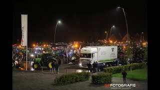 Friese boeren verzamelen bij Thialf in Heerenveen en gaan richting Den Haag