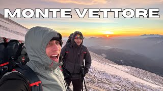 MONTE VETTORE in Invernale + Notte nel Rifugio Tito Zilioli (04/12/23)