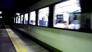 山田線の大志田駅にて列車が到着