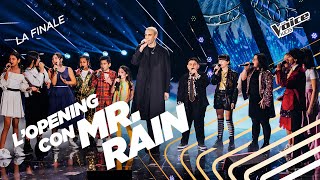 Mr. Rain canta “Supereroi” con i concorrenti di The Voice Italy Kids | Finale